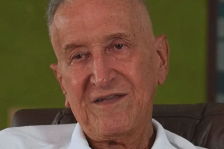 Carlos Alberto Parreira recebeu alta após quase três meses internado.