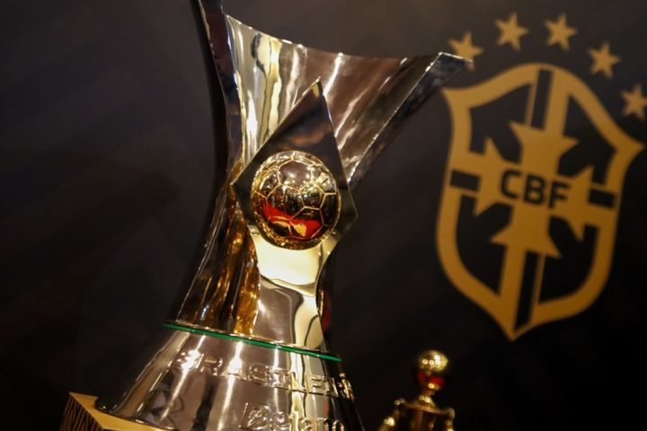 futebol20nacional-trof-u-entregue-ao-campe-o-do-campeonato-brasileiro-1791582863