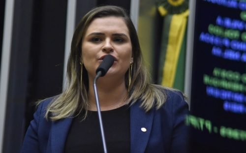 Foto: Deputada Marília Arraes (Solidariedade-PE) durante sessão na Câmara • Zeca