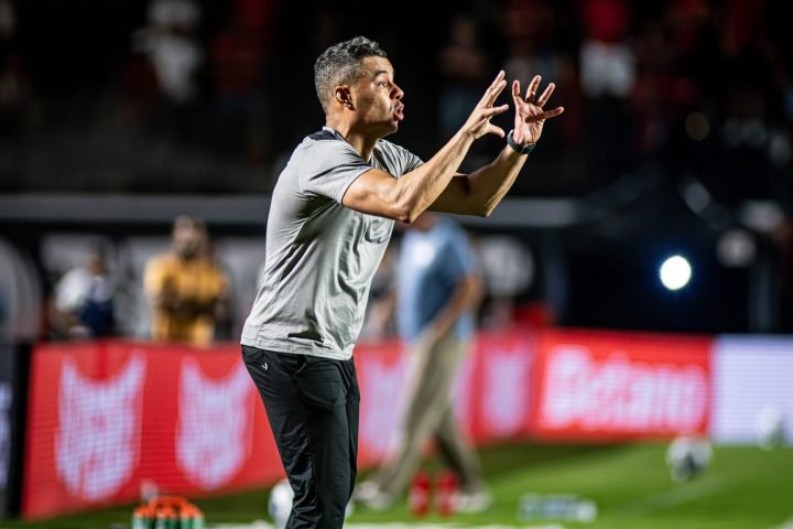 Jair Ventura em ação no Ba-Vi — Foto: Jair Ventura em ação no Ba-Vi (Foto: Victo