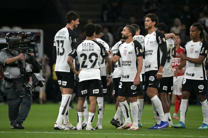 Corinthians venceu por 2 a 0 — Foto: Corinthians venceu por 2 a 0 (Foto: NELSON