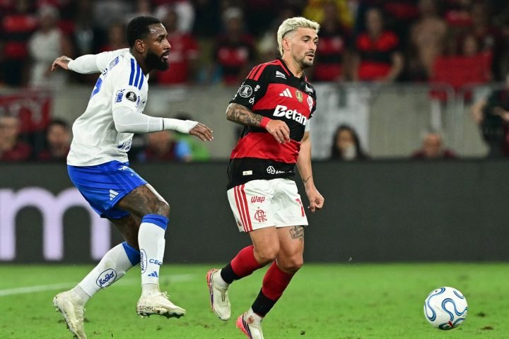 jogos-de-hoje-quem-joga-no-futebol-e-onde-assistir-ao-vivo-sabado-22082026
