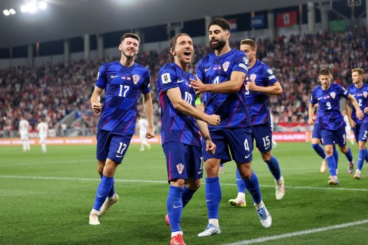Croácia comemora gol diante de Gibraltar — Foto: Croácia comemora gol diante de