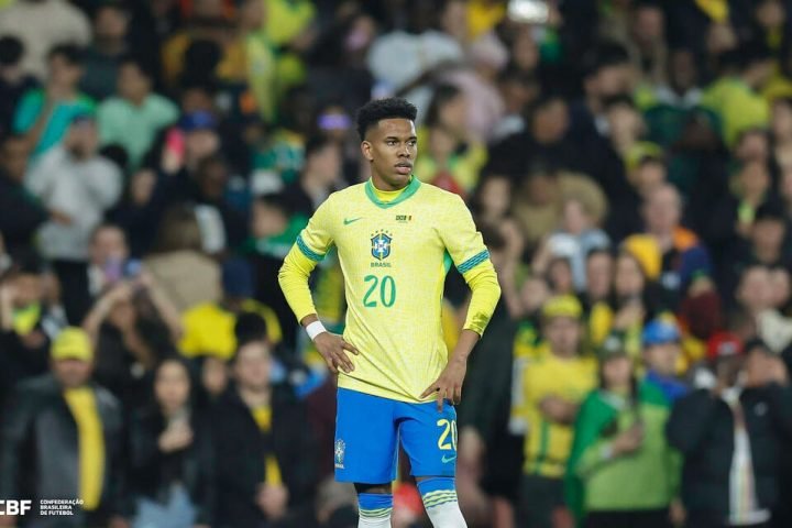 Estêvão com a camisa da Seleção Brasileira — Foto: Estêvão com a camisa da Seleç