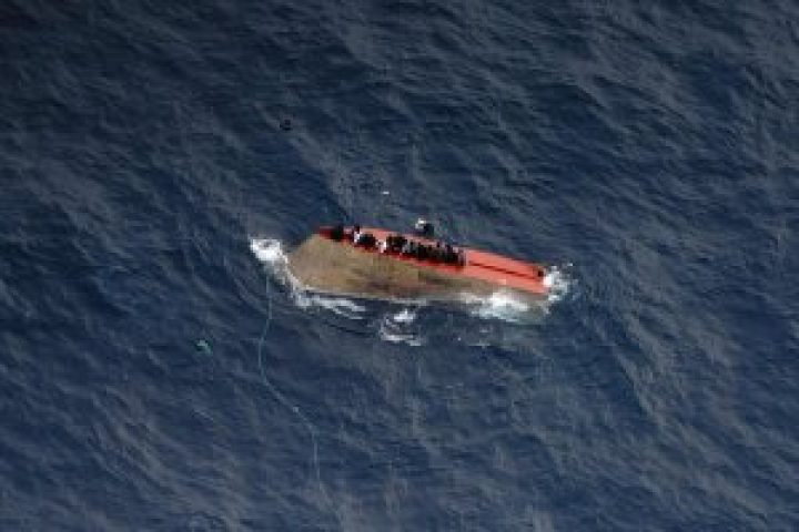 naufragio-mediterraneo-imigrantes-1