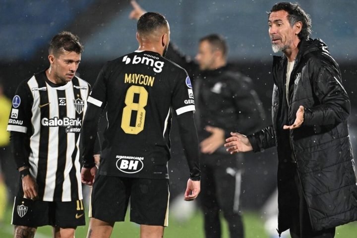 opiniao-dominguez-erra-nas-substituicoes-e-atletico-sofre-susto-desnecessario