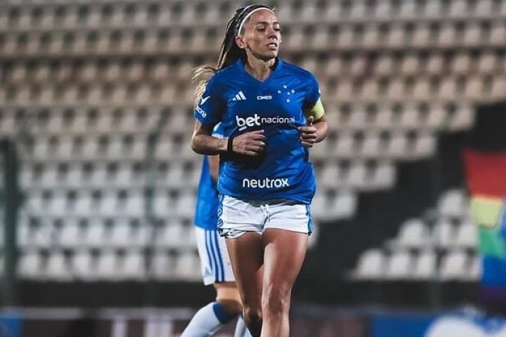 pri-back-e-vanessinha-projetam-reta-decisiva-do-cruzeiro-no-brasileirao-feminino