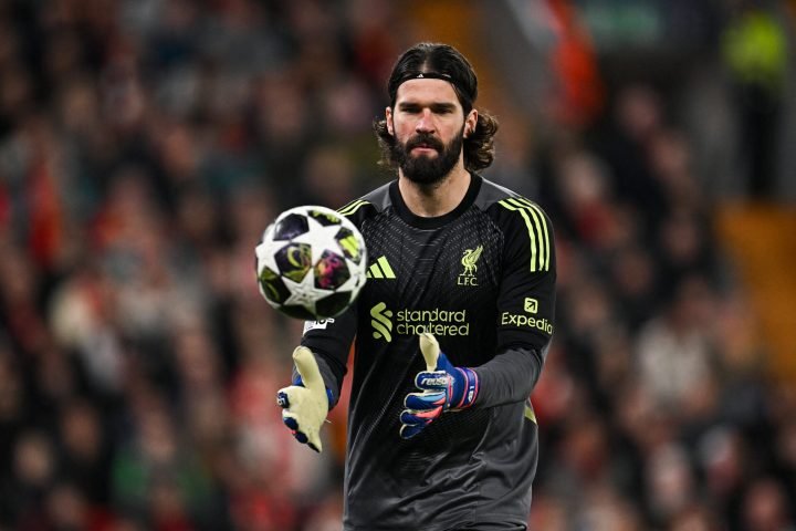 Números do Liverpool com e sem Alisson em campo — Foto: Números do Liverpool com