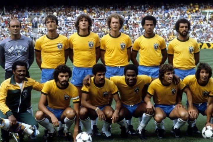 Seleção de 82, com Waldir Peres, Leandro, Oscar, Falcão, Luizinho e Júnior; agac