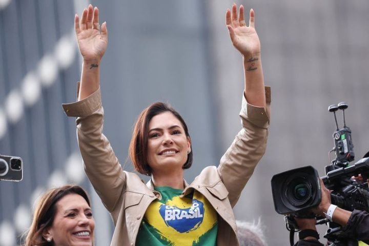 Nunes Marques analisa pedido de Flávio Bolsonaro sobre nulidade de pesquisa — Fo