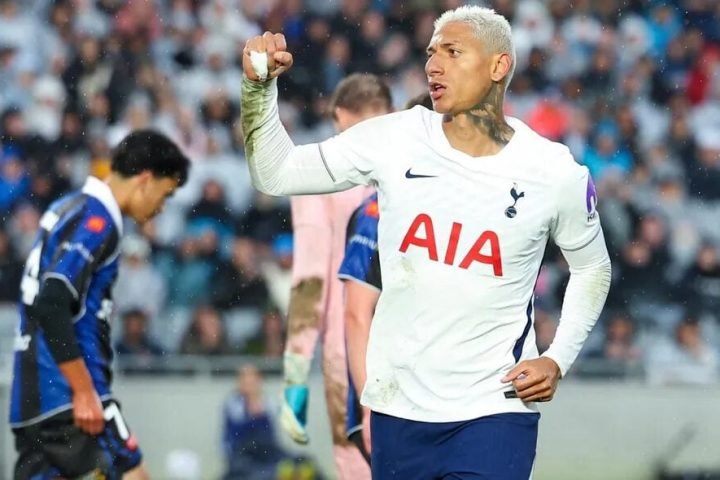 tecnico-do-tottenham-culpa-richarlison-por-exclusao-da-premier-league