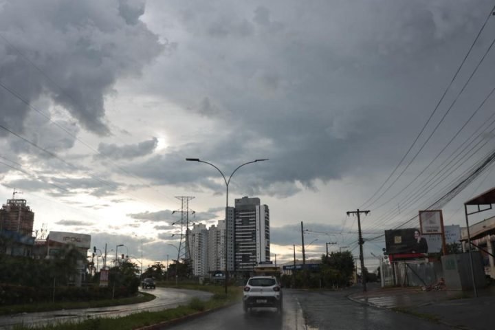 Tempo fechado em MS. (Foto: Pietra Dorneles, Jornal Midiamax)