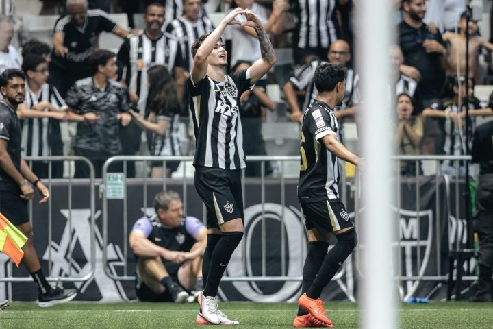 vitao-celebra-primeiro-gol-e-momento-especial-no-atletico-sonho-realizado